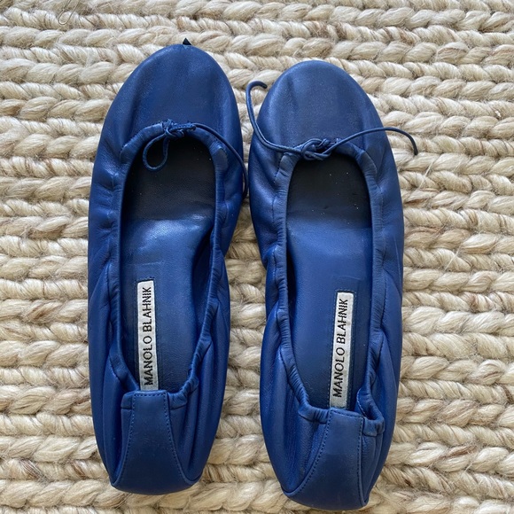 Manolo Blahnik Blue Flats - Picture 1 of 3